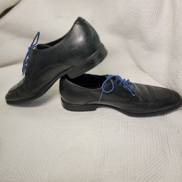 Cole Haan black leather oxfords. - Picture 5 of 11